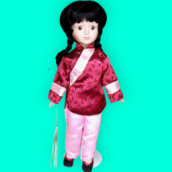 Vintage Ellis Island American Dreams 1992 "Ushi" Doll Plays Tune Kao Shan Ching - Picture 1 of 14